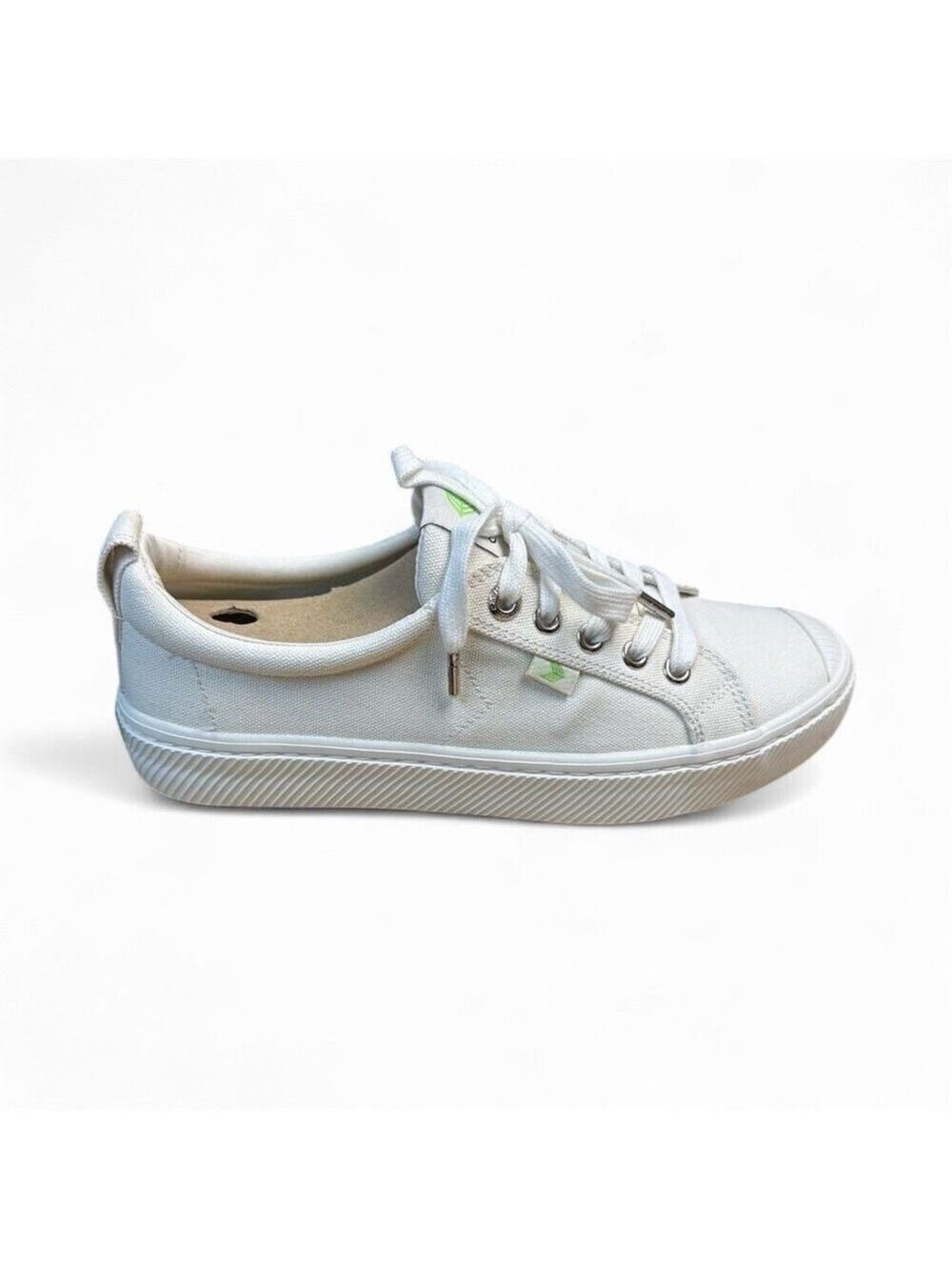 Cariuma OCA Low Top Women's Sneakers Size 8 Off White Canvas
